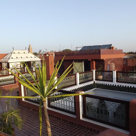 Riad Les Bougainvilliers Marrakesh Bagian luar foto