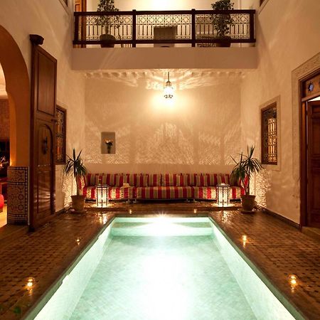 Riad Les Bougainvilliers Marrakesh Bagian luar foto