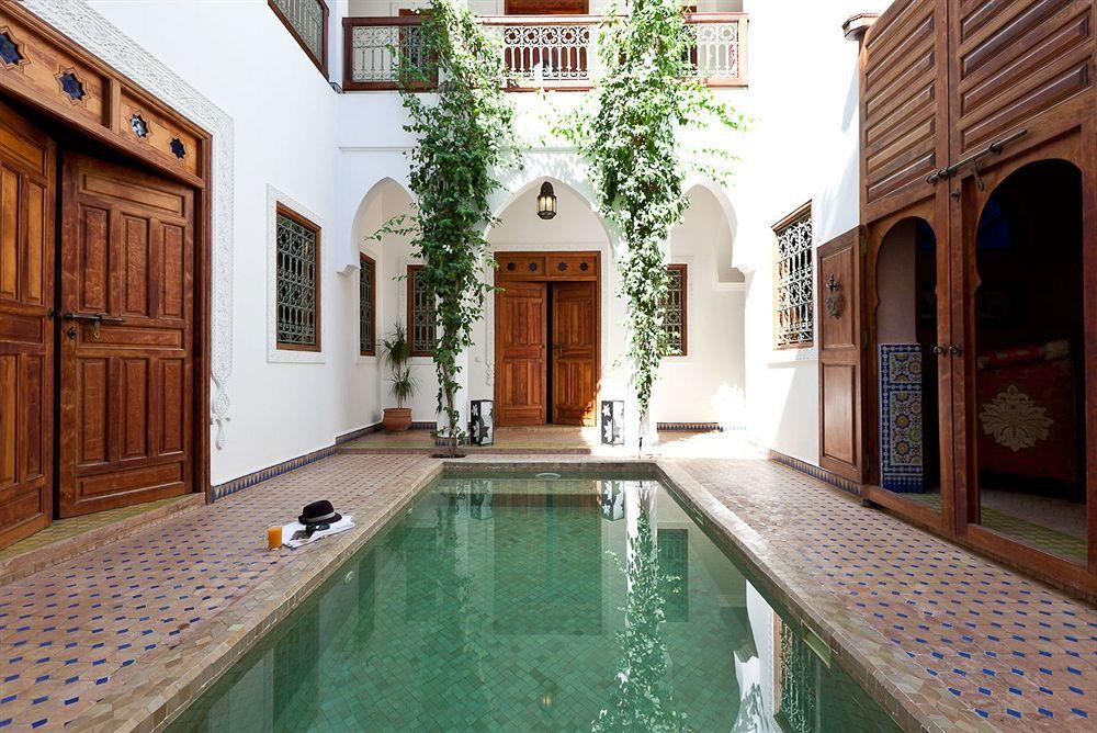 Riad Les Bougainvilliers Marrakesh Bagian luar foto