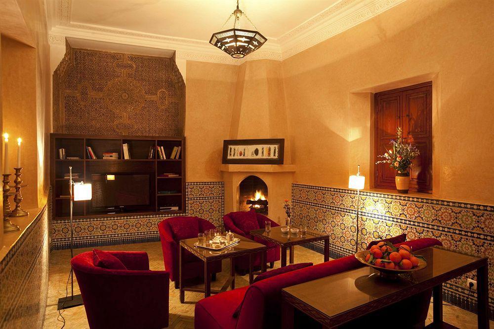 Riad Les Bougainvilliers Marrakesh Bagian luar foto