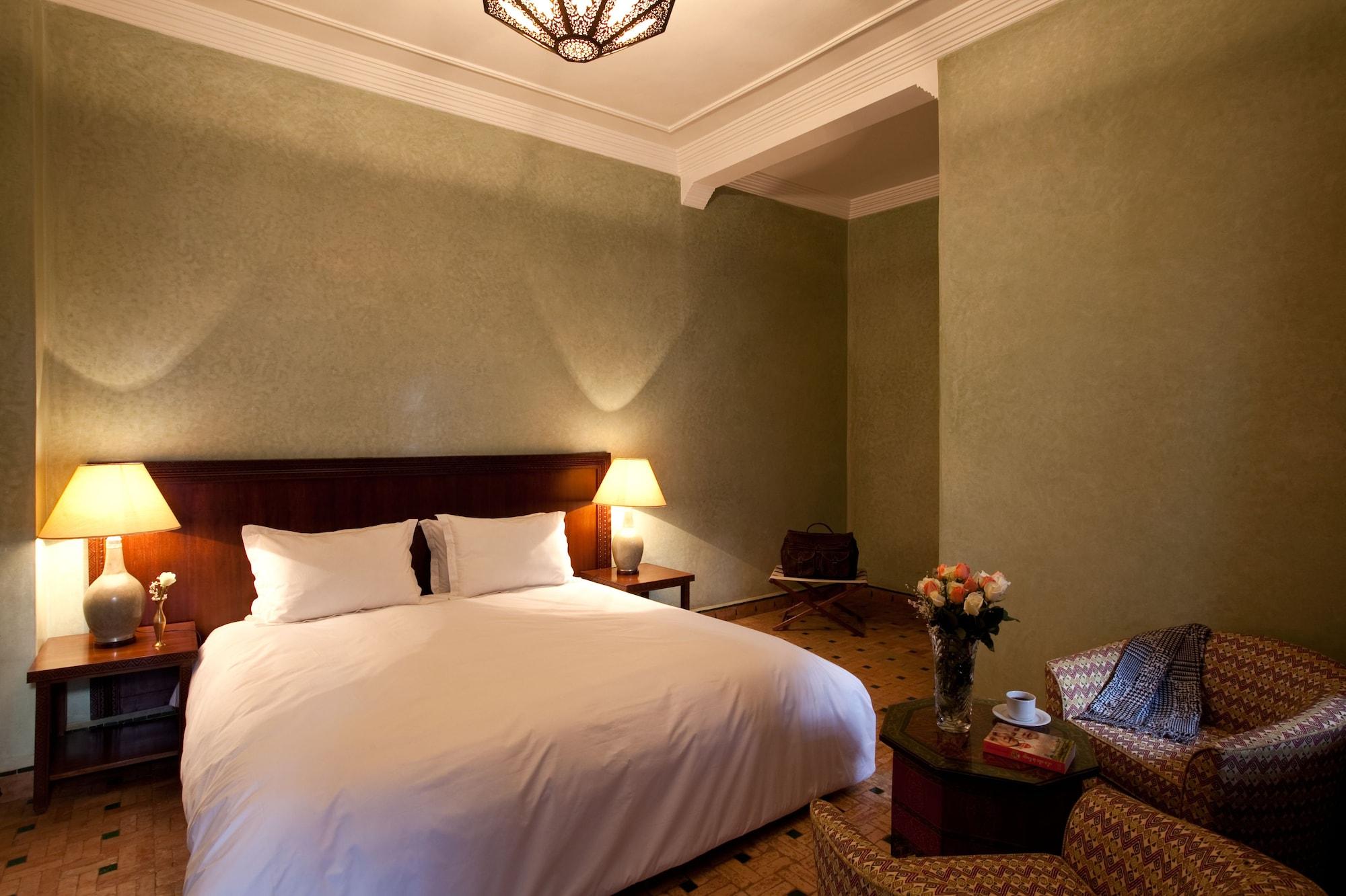 Riad Les Bougainvilliers Marrakesh Bagian luar foto