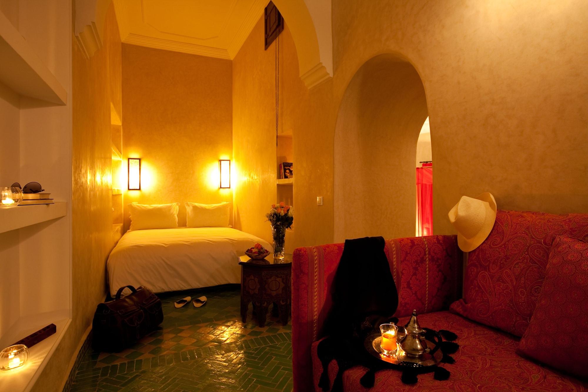 Riad Les Bougainvilliers Marrakesh Bagian luar foto