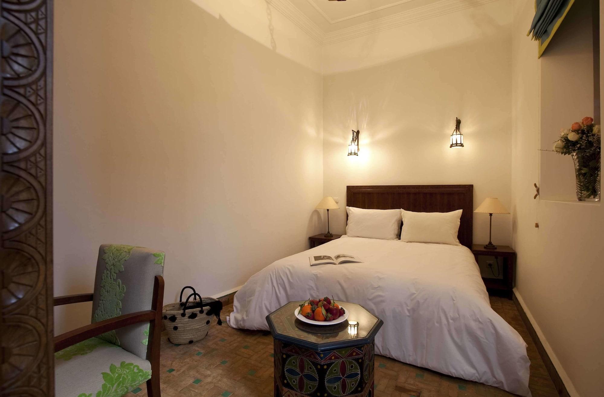 Riad Les Bougainvilliers Marrakesh Bagian luar foto