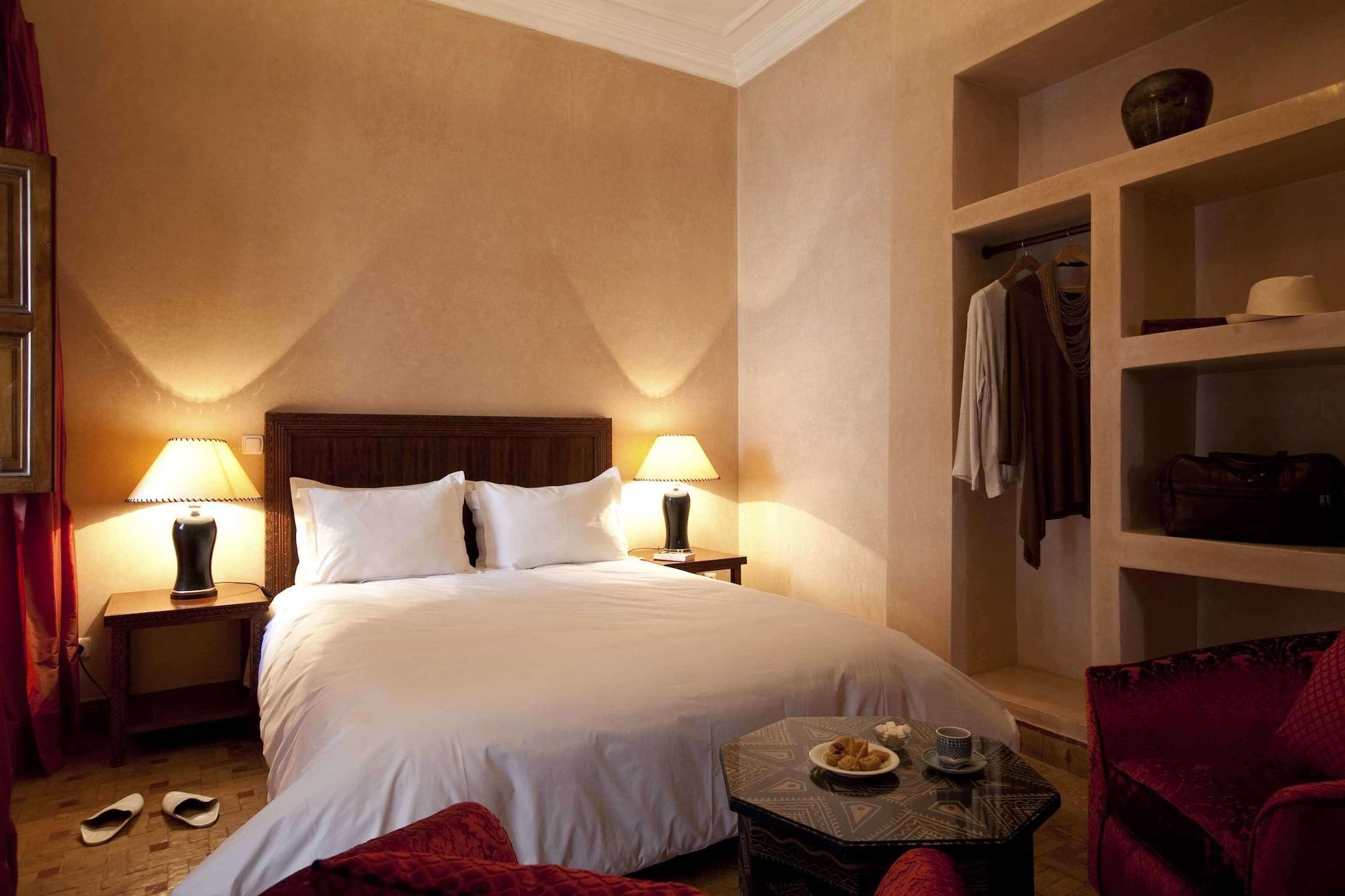 Riad Les Bougainvilliers Marrakesh Bagian luar foto