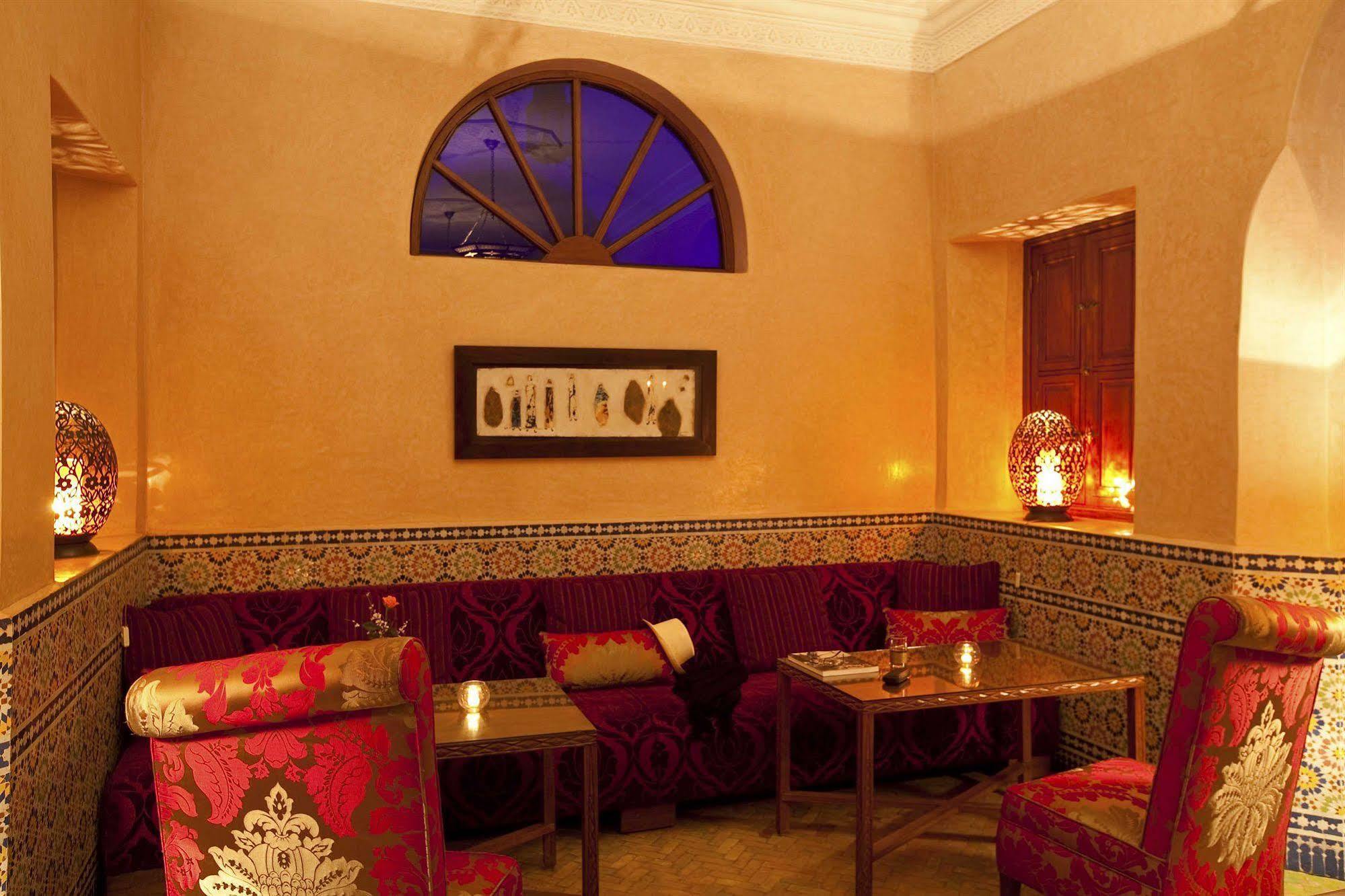 Riad Les Bougainvilliers Marrakesh Bagian luar foto