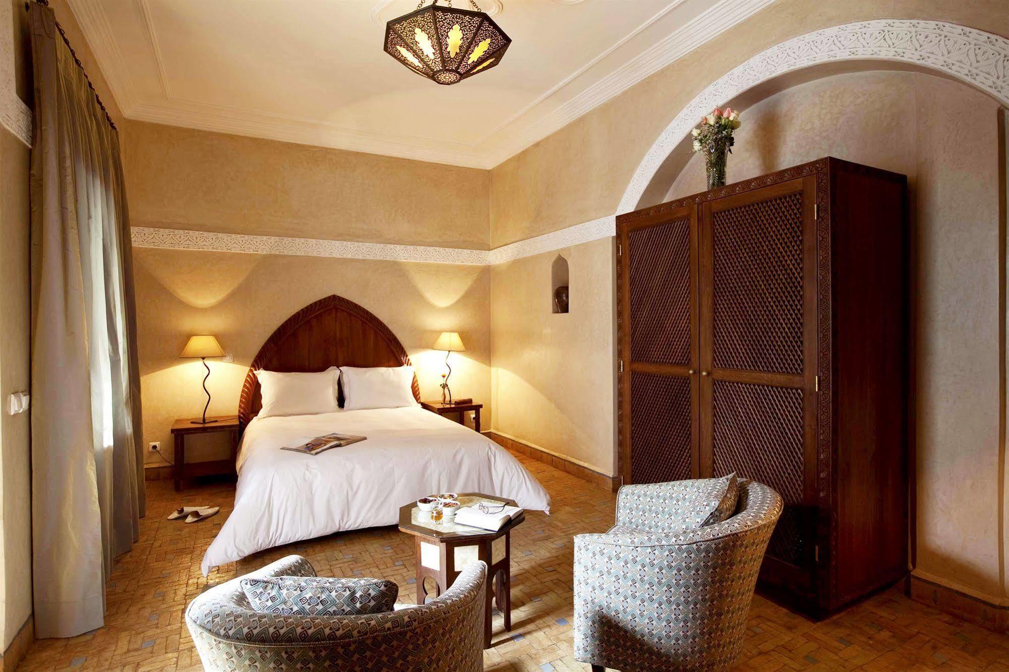 Riad Les Bougainvilliers Marrakesh Bagian luar foto