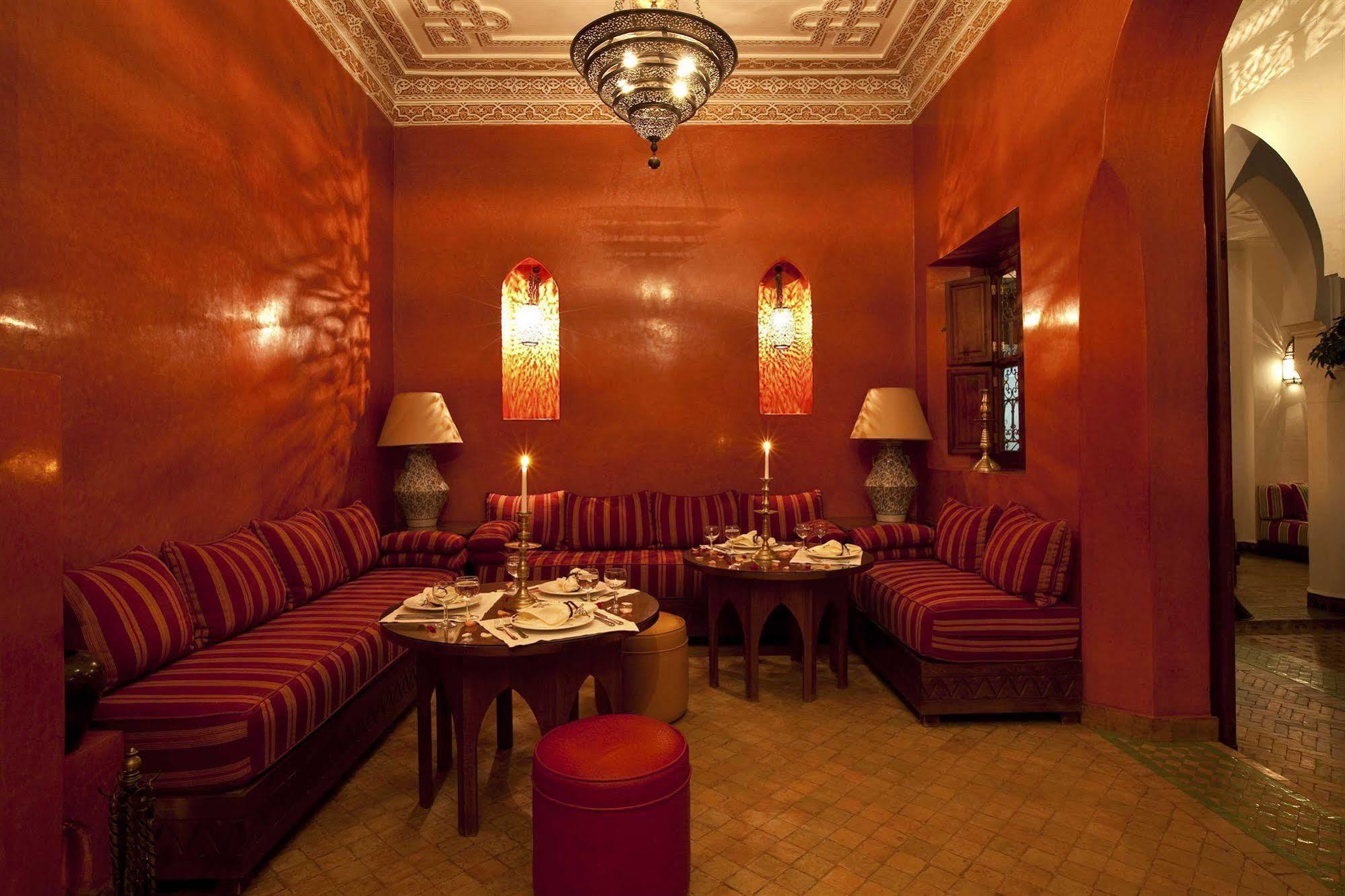 Riad Les Bougainvilliers Marrakesh Bagian luar foto