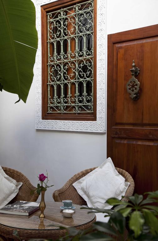 Riad Les Bougainvilliers Marrakesh Bagian luar foto