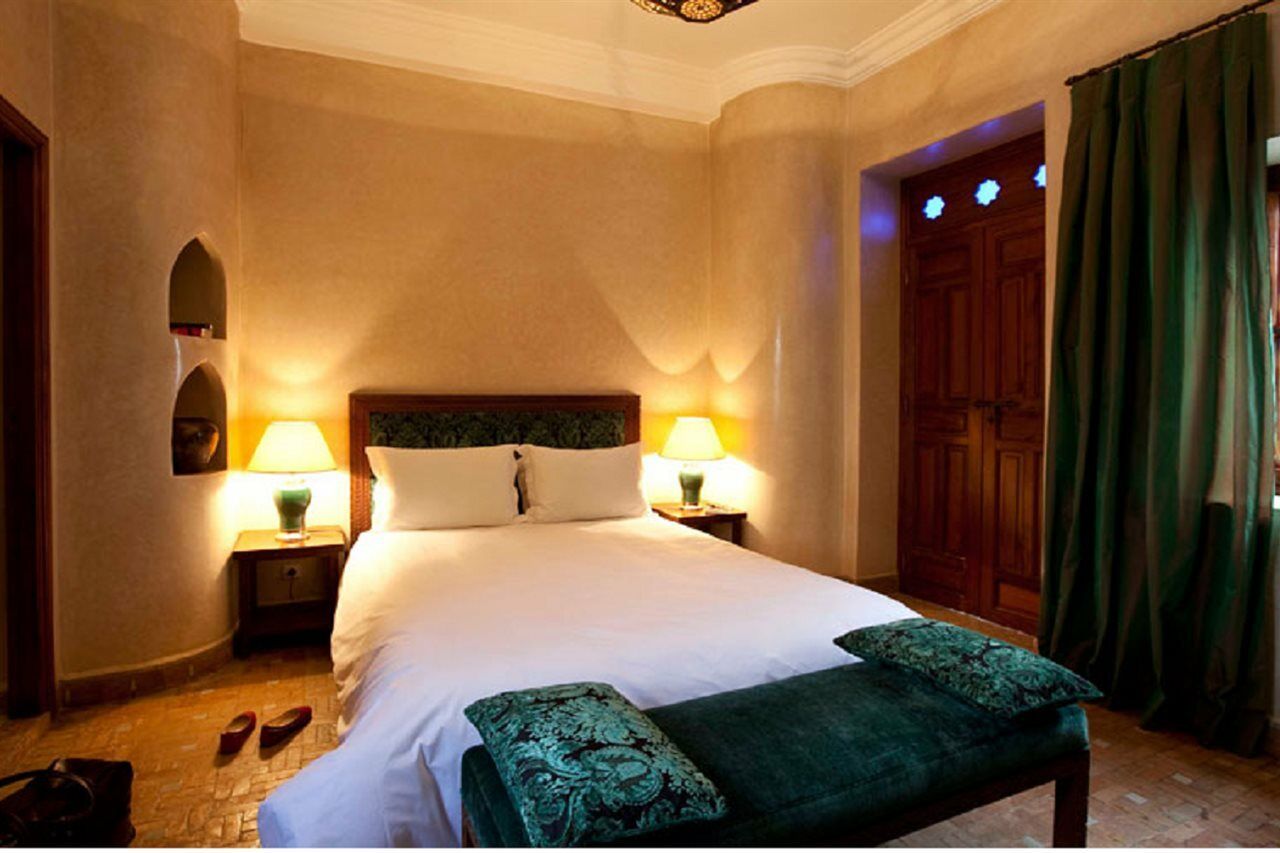 Riad Les Bougainvilliers Marrakesh Bagian luar foto