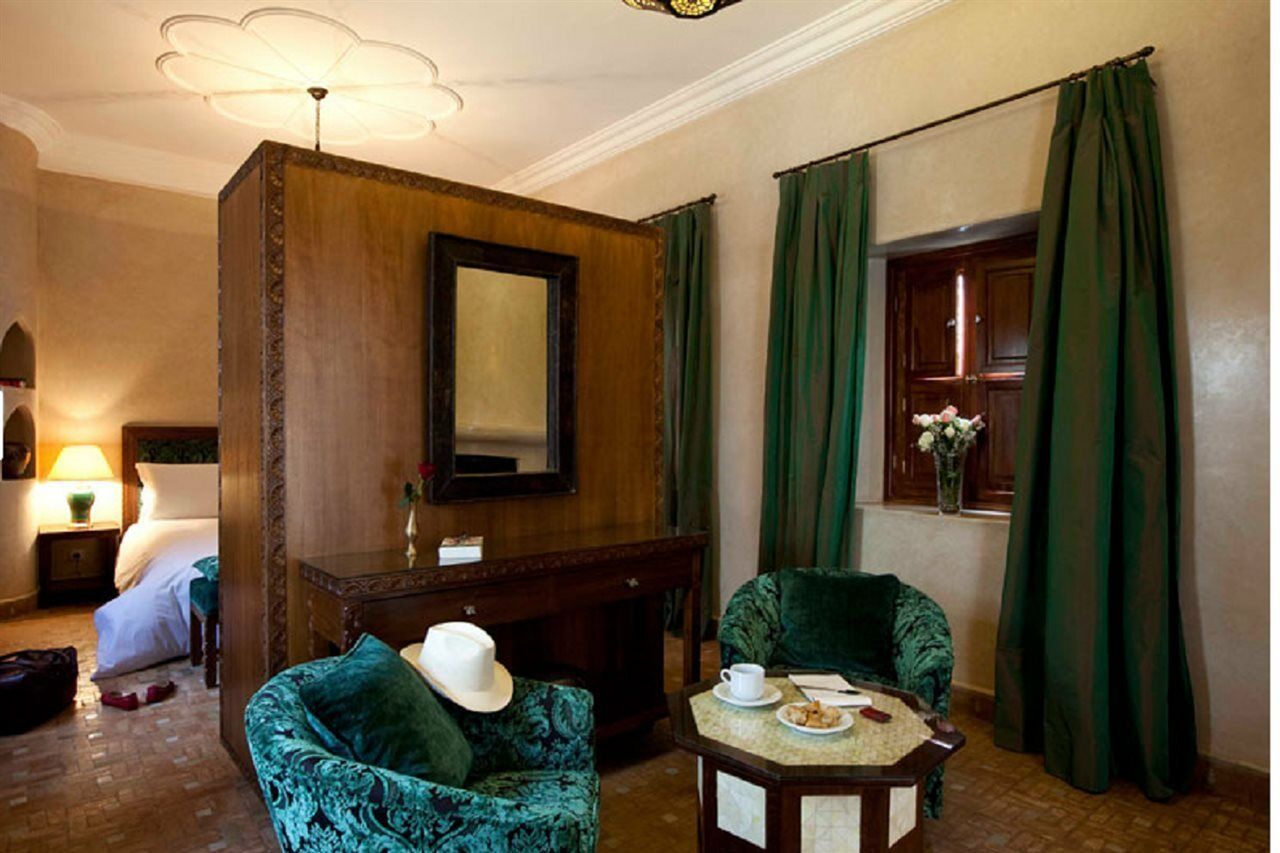 Riad Les Bougainvilliers Marrakesh Bagian luar foto