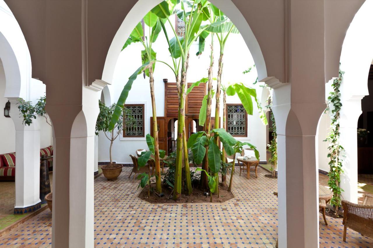 Riad Les Bougainvilliers Marrakesh Bagian luar foto